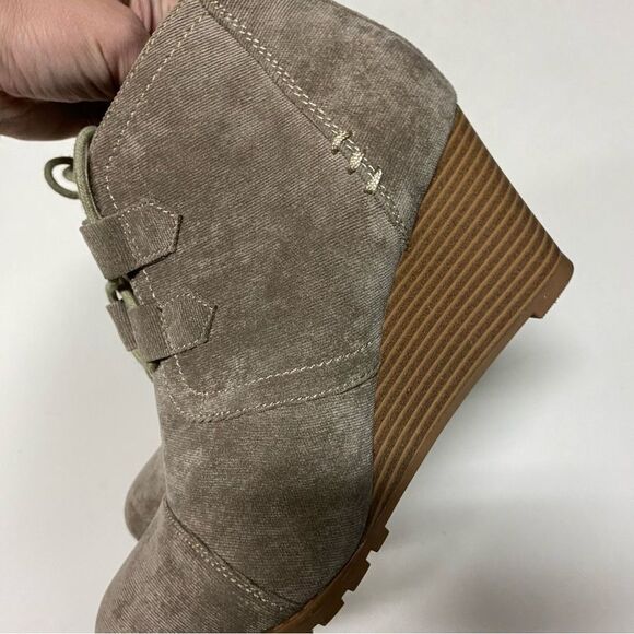RAMPAGE Krispy tab lace up Wedge Heeled Ankle Boots corduroy fabric NEW 8.5 - Picture 9 of 11